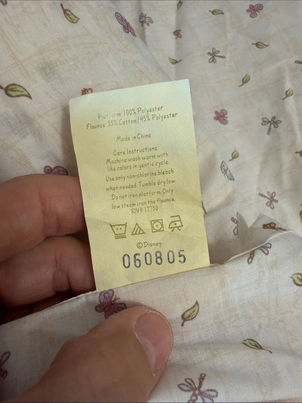 Set of Pooh bedding, crib sheet and dust ruffle